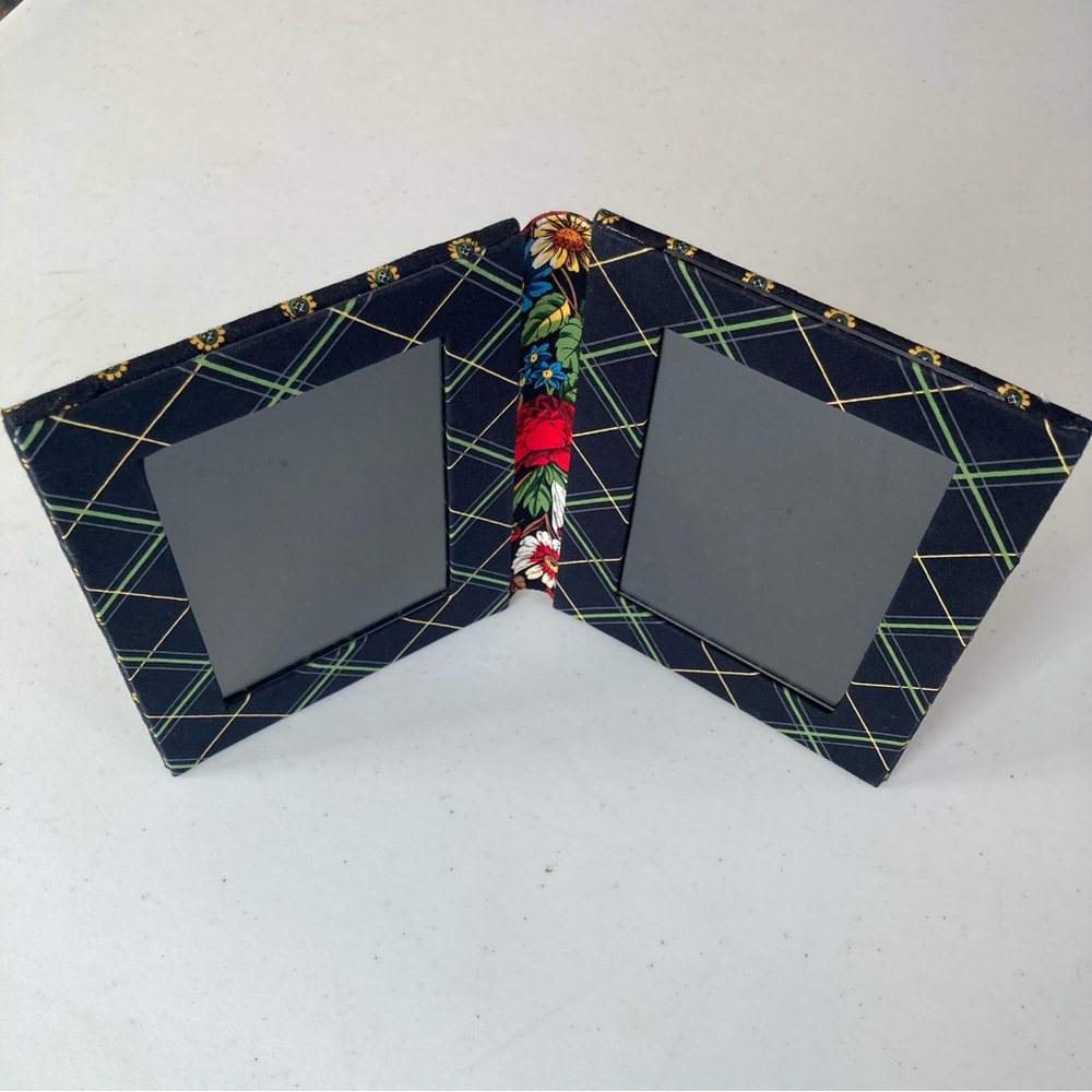 VERA BRADLEY QUILTED VIBRANT BLACK/ SUNFLOWERS 4 X 6 DOUBLE PICTURE FRAME